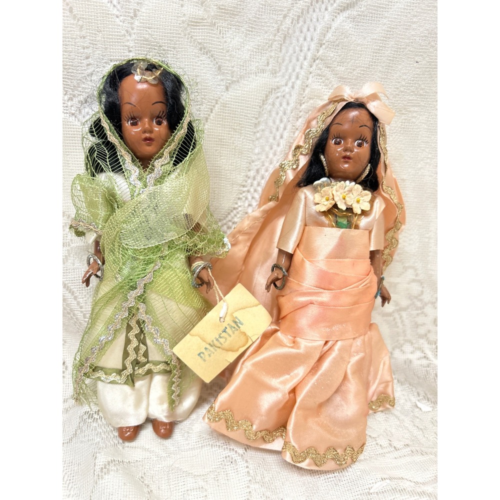 Vintage‎ Brides of All Nations Dolls by Corrine Pakistan International Pair 7.5"